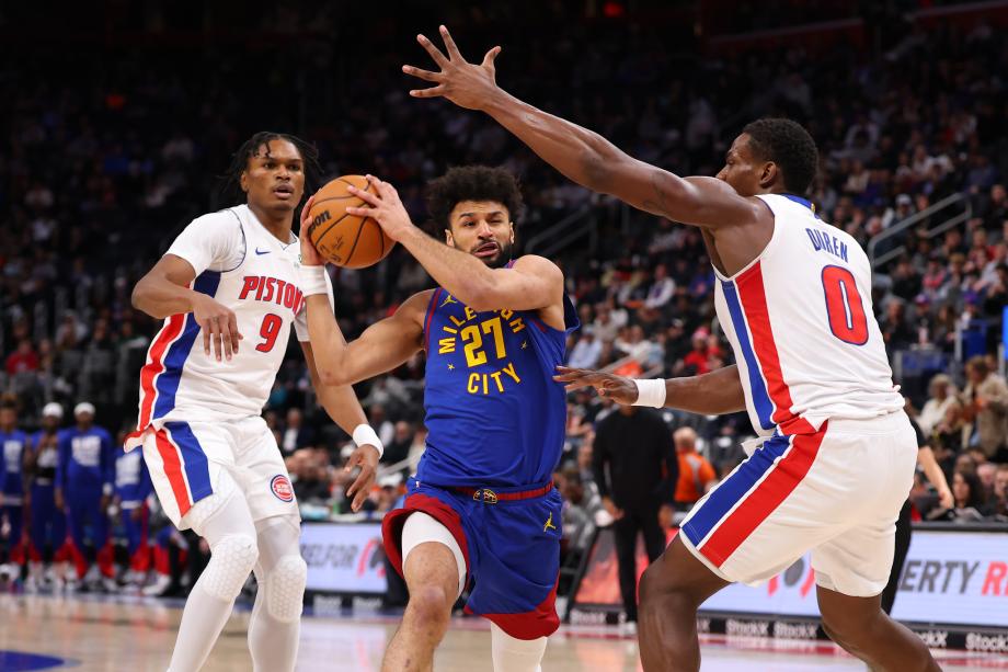 约基奇大三双23+17+15 掘金终结活塞8连胜