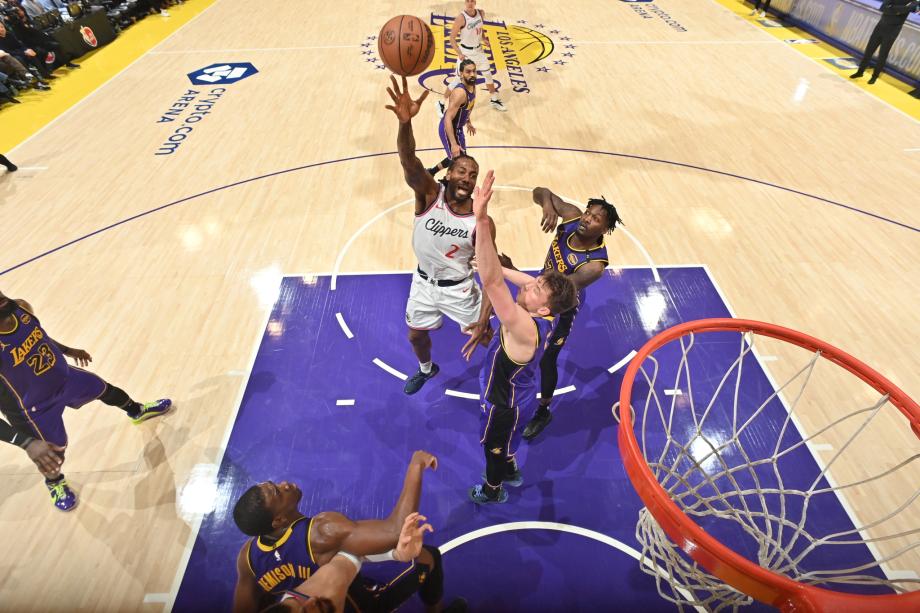 詹姆斯28+13东契奇31分 湖人险胜快船取五连胜