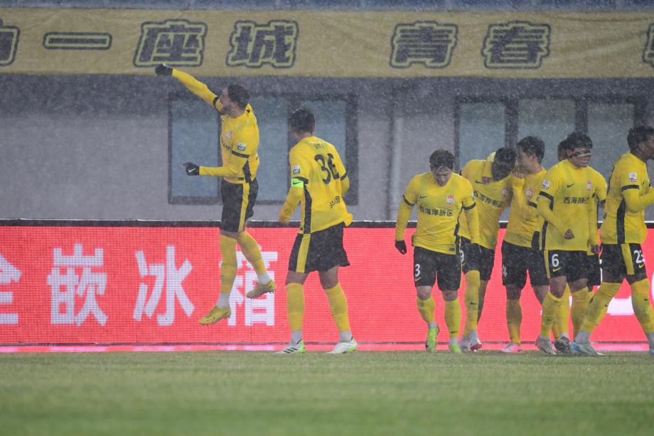 段刘愚破门阿齐兹闪击 青岛西海岸2-0武汉三镇