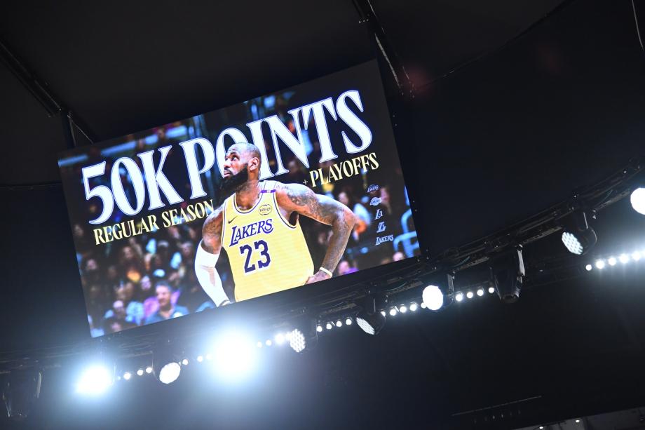 詹姆斯50000分里程碑东契奇30+15 湖人大胜鹈鹕