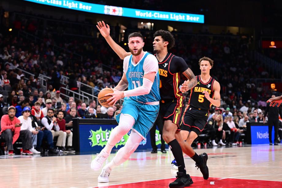 特雷杨35+12布里奇斯31分 老鹰胜黄蜂收获4连胜