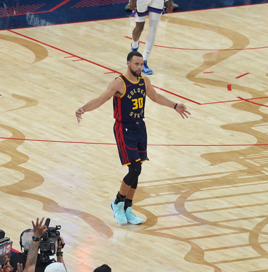 库里4000记三分里程碑 勇士大胜国王豪取六连胜