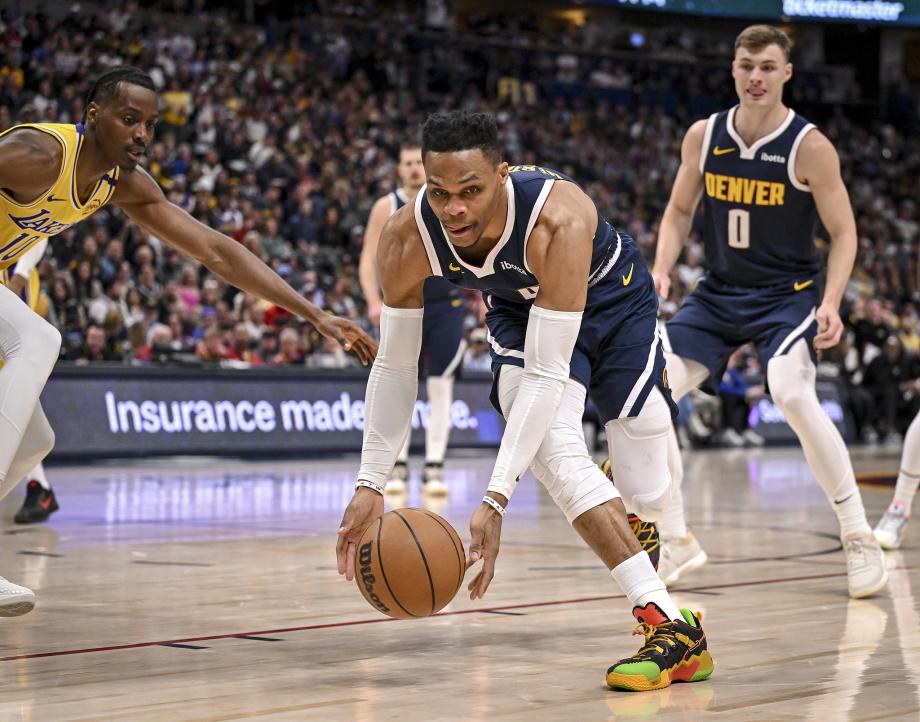 詹姆斯东契奇双双休战 湖人遭遇四连败