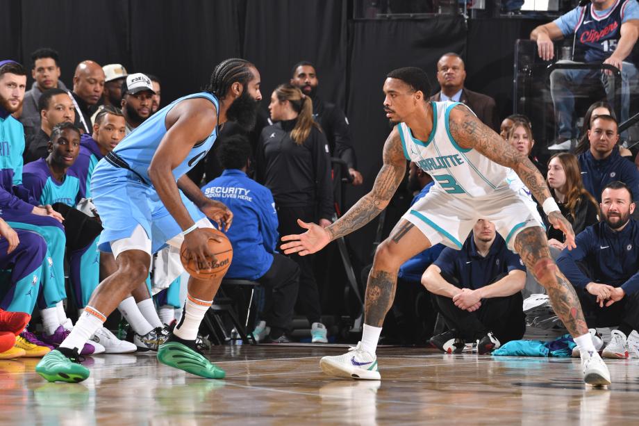 NBA：哈登31分10篮板7助攻 黄蜂88-123快船