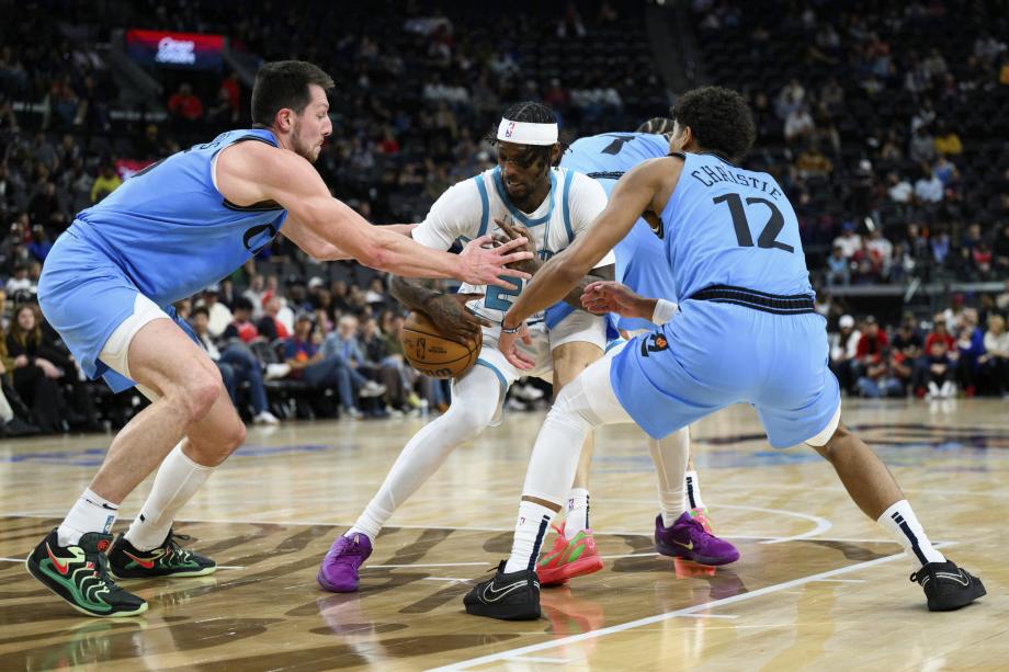 NBA：哈登31分10篮板7助攻 黄蜂88-123快船