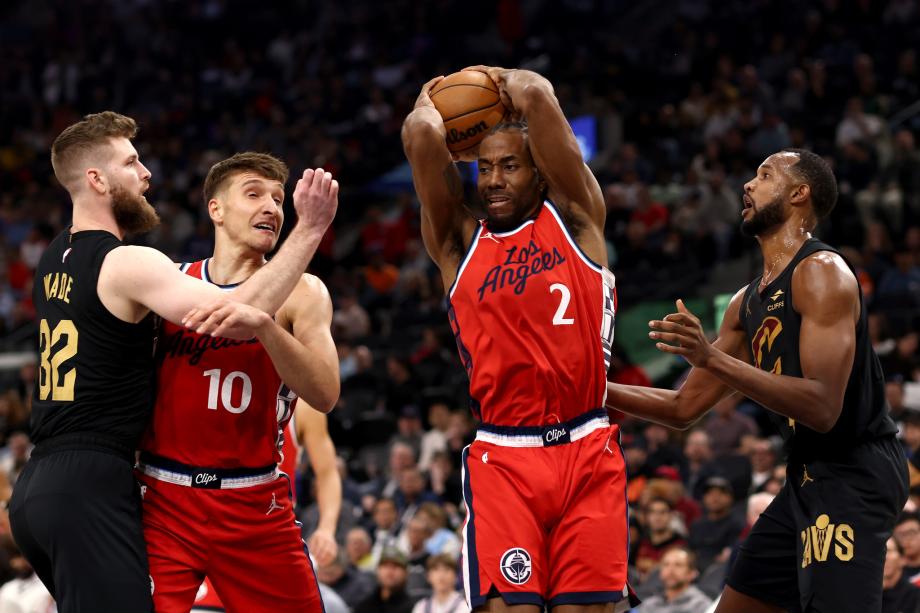 NBA常规赛：快船132-119骑士 莱昂纳德33+7