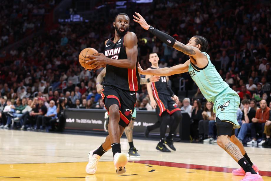 维金斯爆砍赛季新高42分 热火擒黄蜂终结10连败