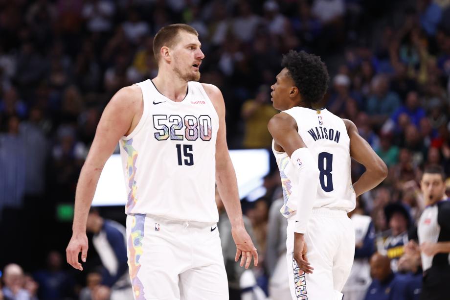 约基奇复出砍39+10+10 字母哥缺阵掘金轻取雄鹿