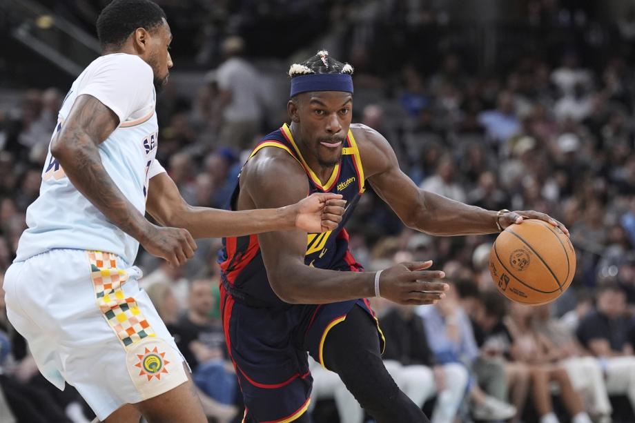 勇士6人得分上双42分狂胜马刺 排名升至西部第六