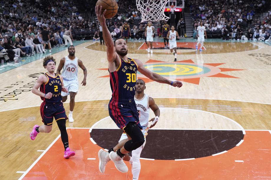 勇士6人得分上双42分狂胜马刺 排名升至西部第六