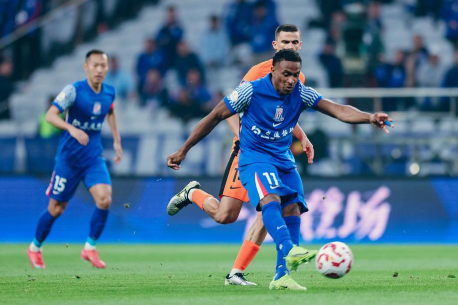 中超-叶楚贵世界波米内罗双响 上海申花3-1云南玉昆