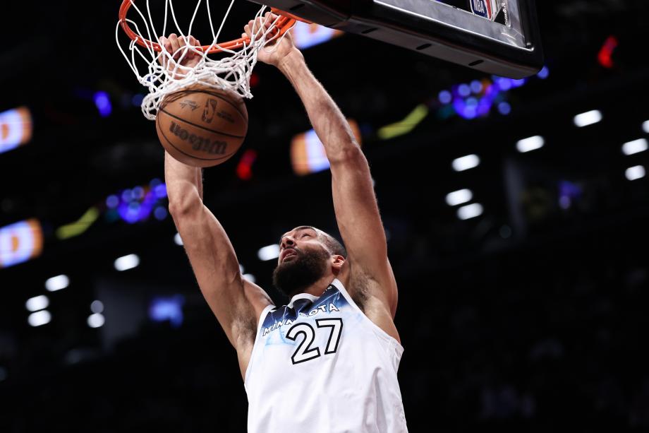 爱德华兹28+5戈贝尔21+18 森林狼轻取篮网