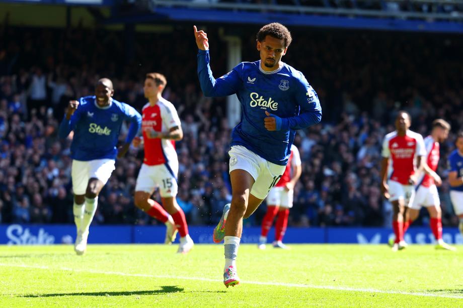 英超-特罗萨德破门 阿森纳1-1埃弗顿距榜首11分