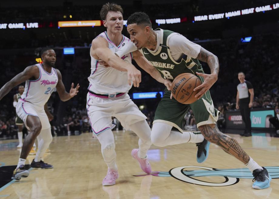 字母哥36+15+10大三双 雄鹿加时险胜热火三连胜