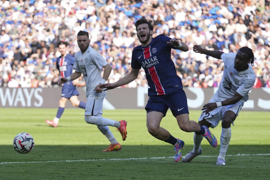 法甲-杜埃破门巴黎1-0胜 提前6轮夺法甲冠军