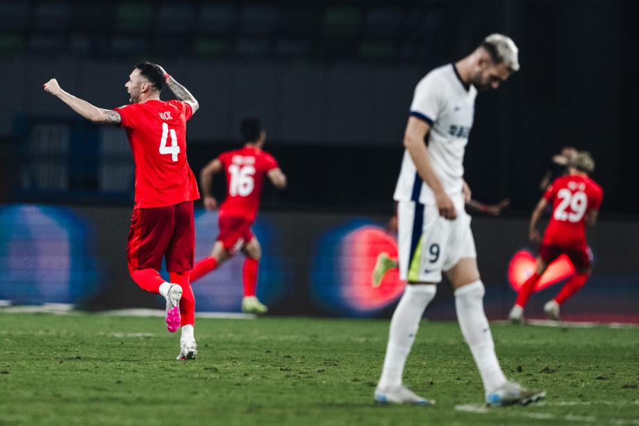 恩戈姆梅开二度 梅州客家主场击败武汉三镇