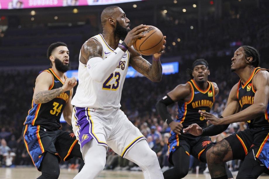 东契奇30+7詹姆斯19+7 湖人大胜联盟第一雷霆