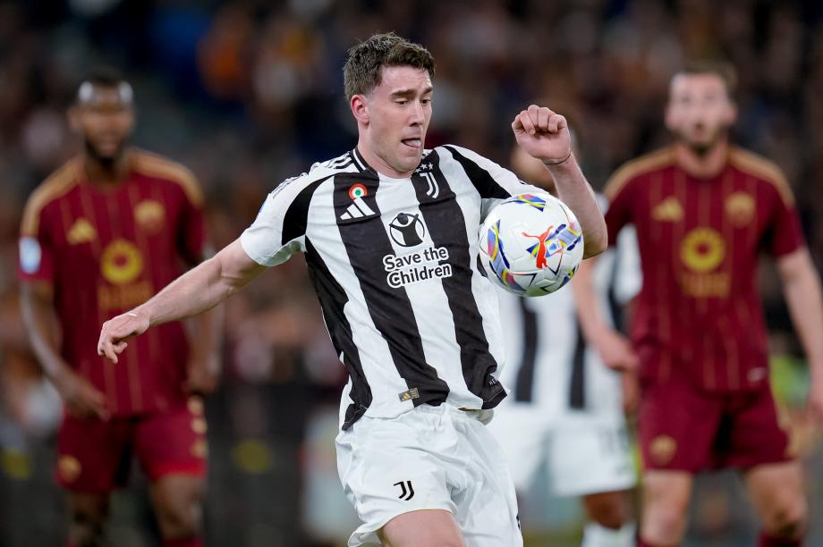 意甲-洛卡特利破门肖穆罗多夫扳平 尤文1-1罗马