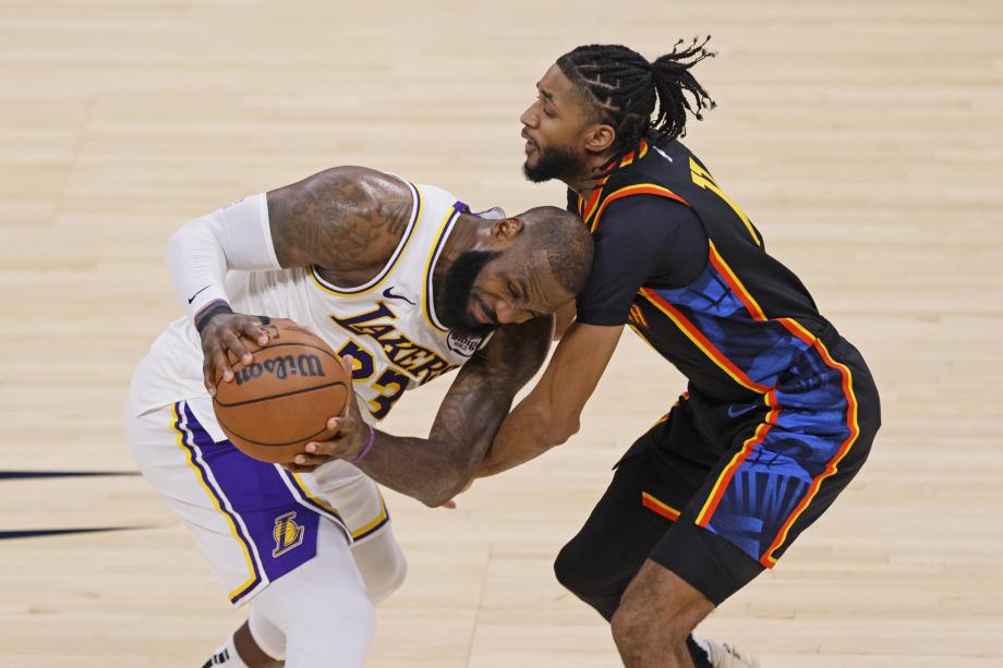 东契奇30+7詹姆斯19+7 湖人大胜联盟第一雷霆