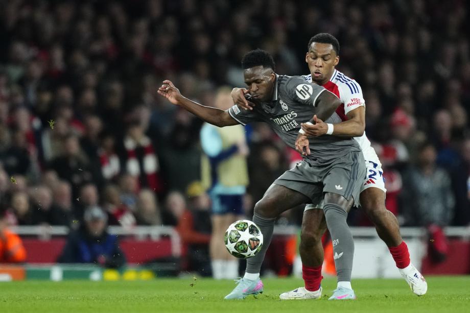 赖斯任意球双响梅里诺破门 阿森纳3-0皇马