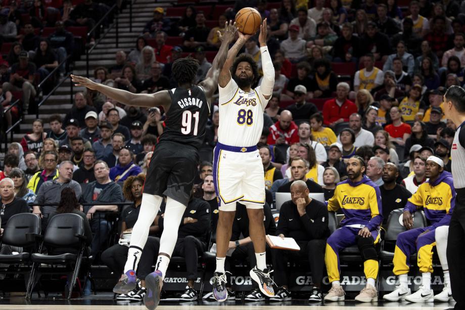 克内克特27分8板 湖人客场不敌开拓者