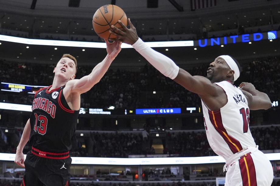 NBA附加赛-希罗38+5维金斯20+9 热火淘汰公牛