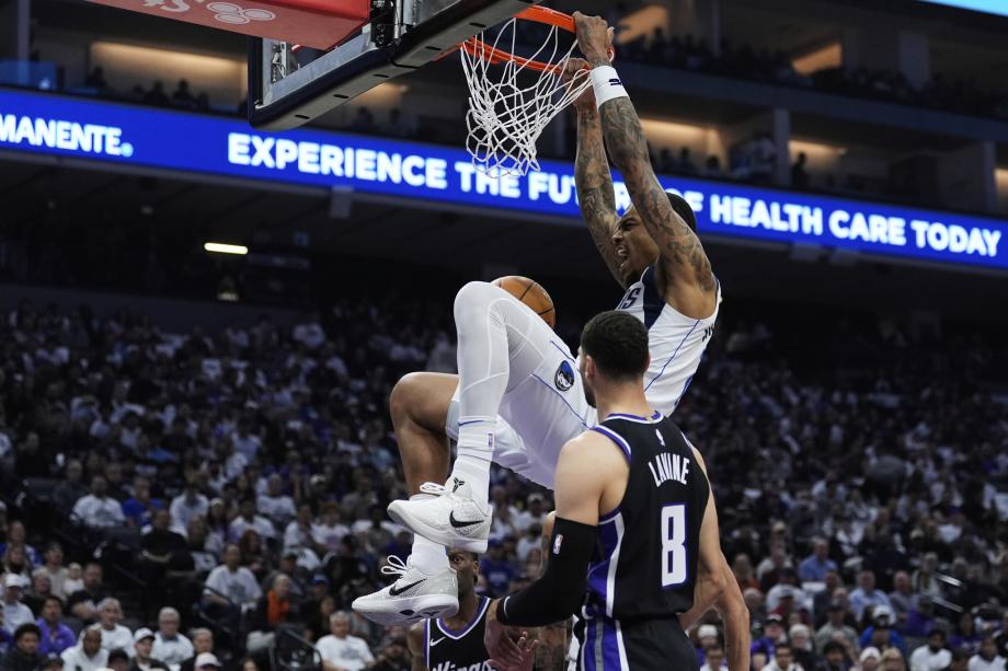 NBA附加赛-浓眉27+9德罗赞33+7 独行侠淘汰国王