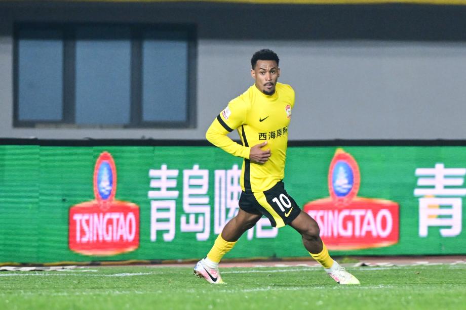 内尔松卢斯破门 青岛西海岸完胜大连英博