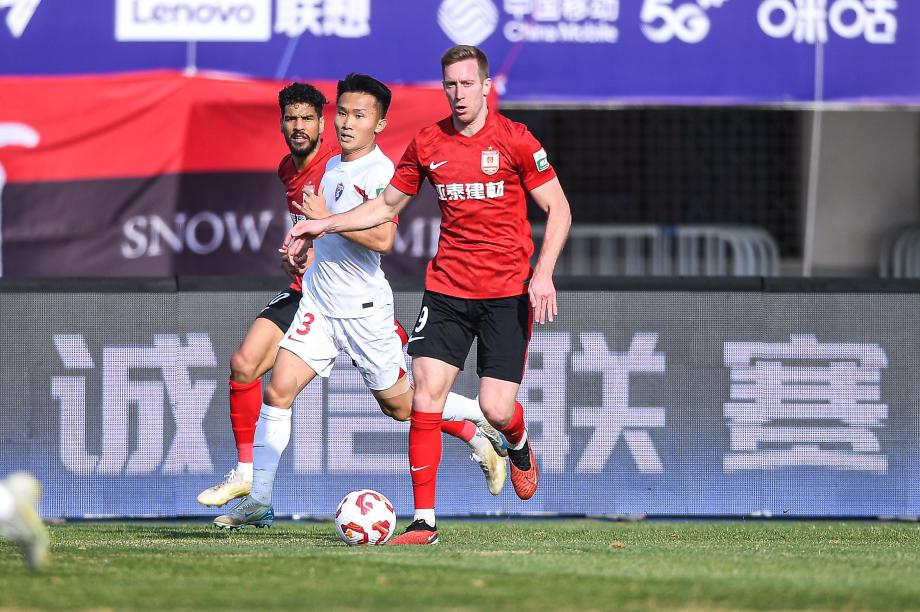 贝里奇屡失良机 长春亚泰主场战平云南玉昆