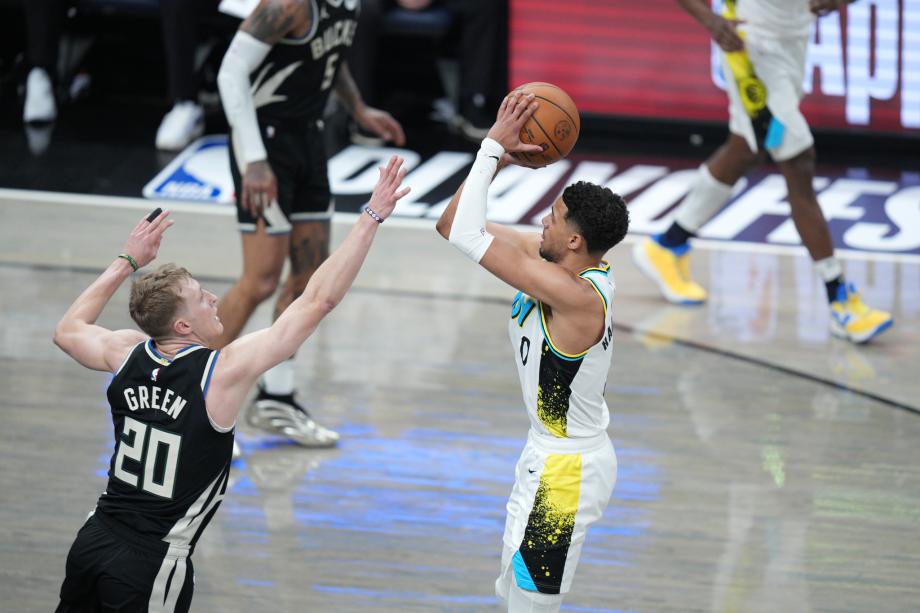 西亚卡姆25+7字母哥36+12 步行者大胜雄鹿