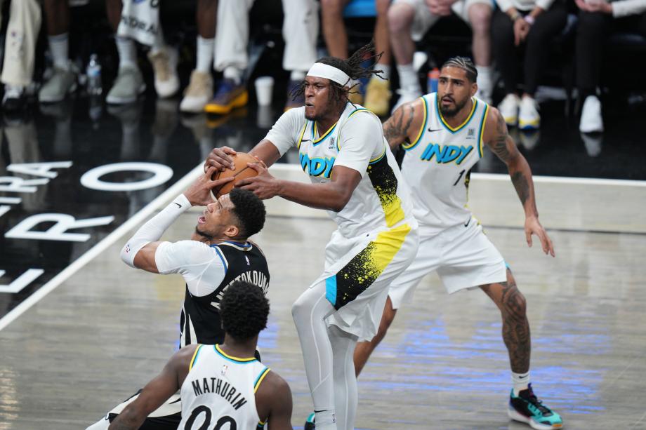 西亚卡姆25+7字母哥36+12 步行者大胜雄鹿