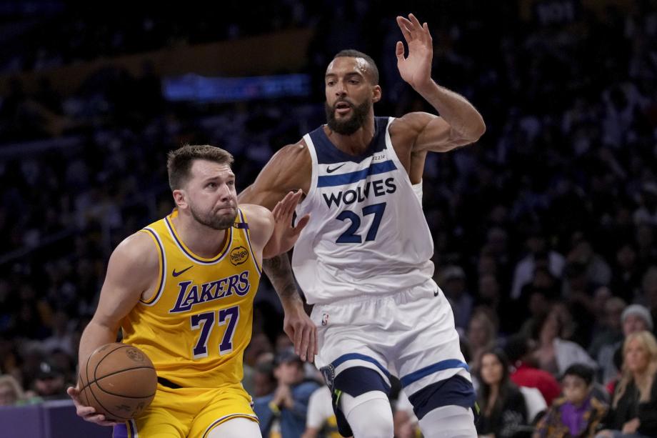 东契奇31+12+9詹姆斯21+11 湖人力擒森林狼