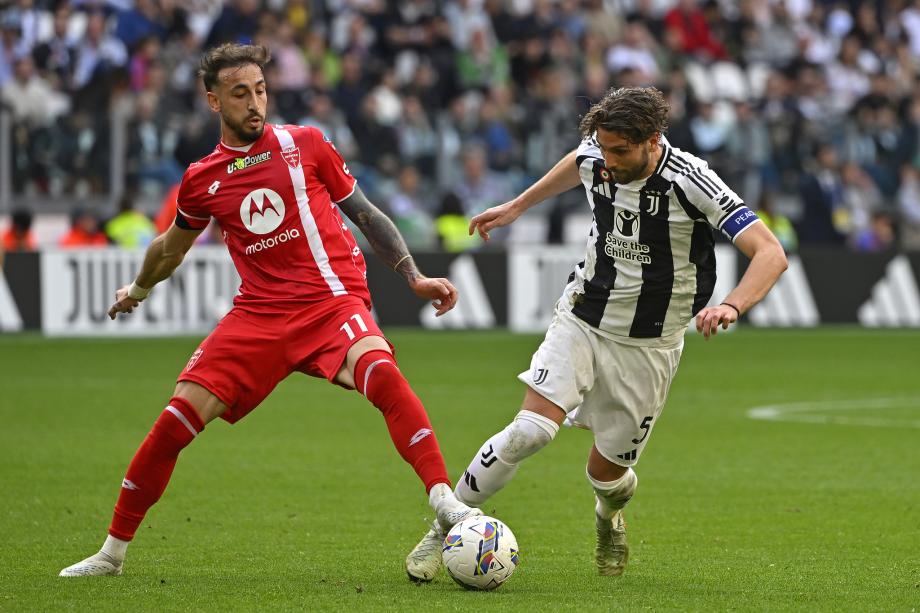 伊尔迪兹肘击被罚下 十人尤文主场2-0胜蒙扎