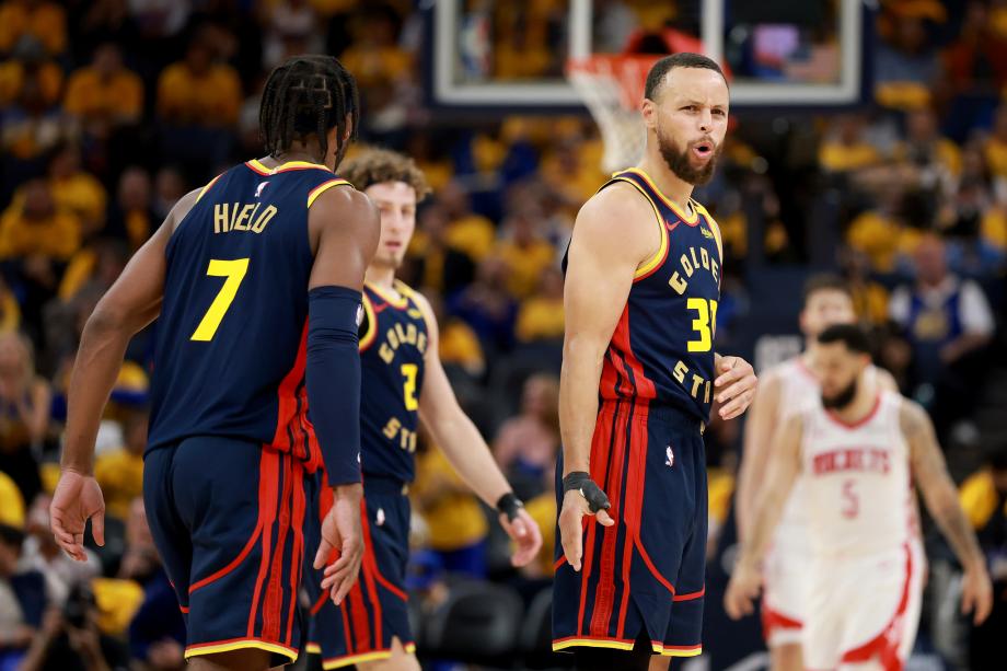 巴特勒27分申京空砍31+10+5 勇士险胜火箭