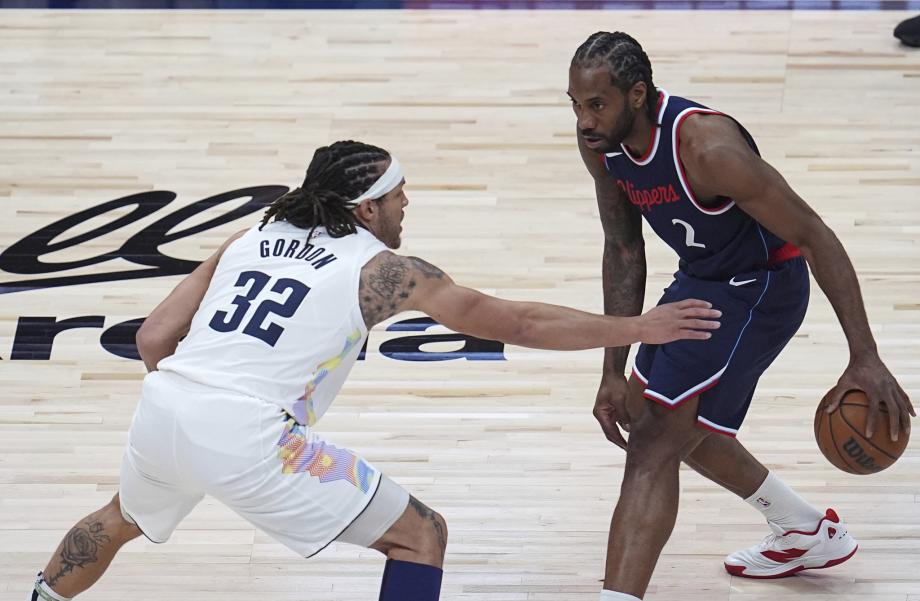 多人得分上双 掘金力克快船赢下天王山之战