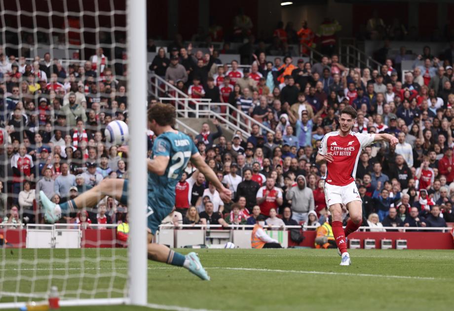 英超-阿森纳1-2遭伯恩茅斯双杀领先曼城3分