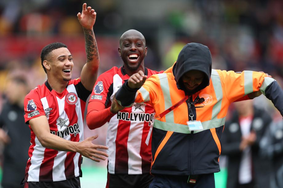 加纳乔传射芒特破球荒 曼联3-4负布伦特福德