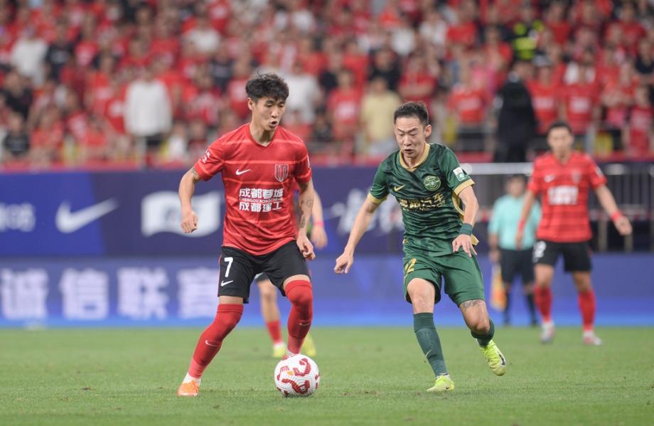 韦世豪破门杨明洋处子球 蓉城2-1战胜浙江取4连胜