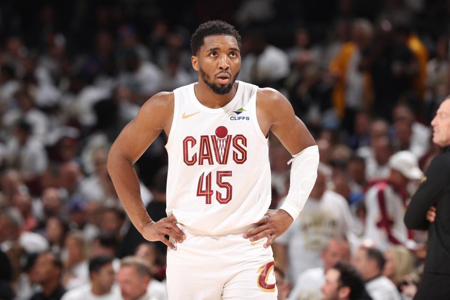 哈利伯顿三分绝杀米切尔48分 步行者胜骑士