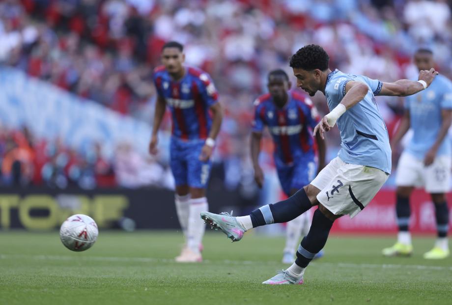 马尔穆什失点 水晶宫1-0曼城队史首夺足总杯