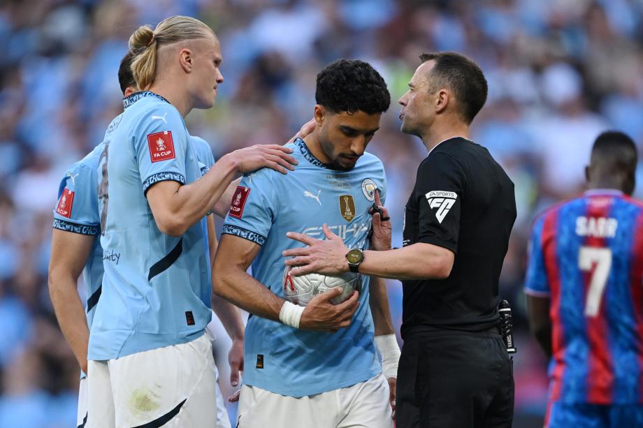 马尔穆什失点 水晶宫1-0曼城队史首夺足总杯