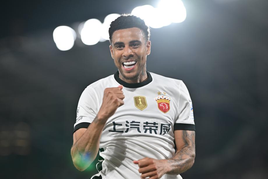 古斯塔沃双响 上海海港6-2晋级足协杯16强