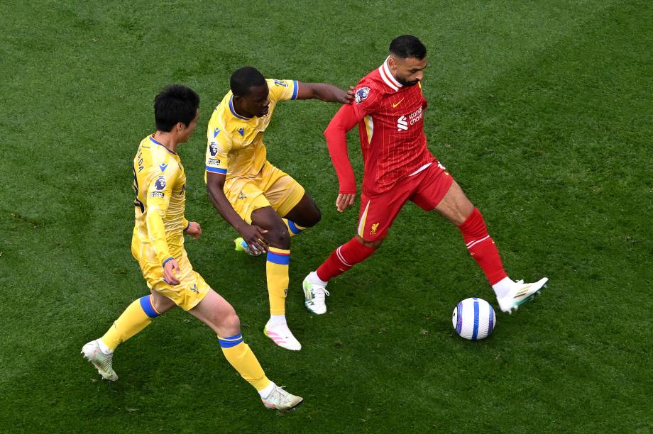 英超-萨拉赫破门 十人利物浦1-1水晶宫联赛夺冠