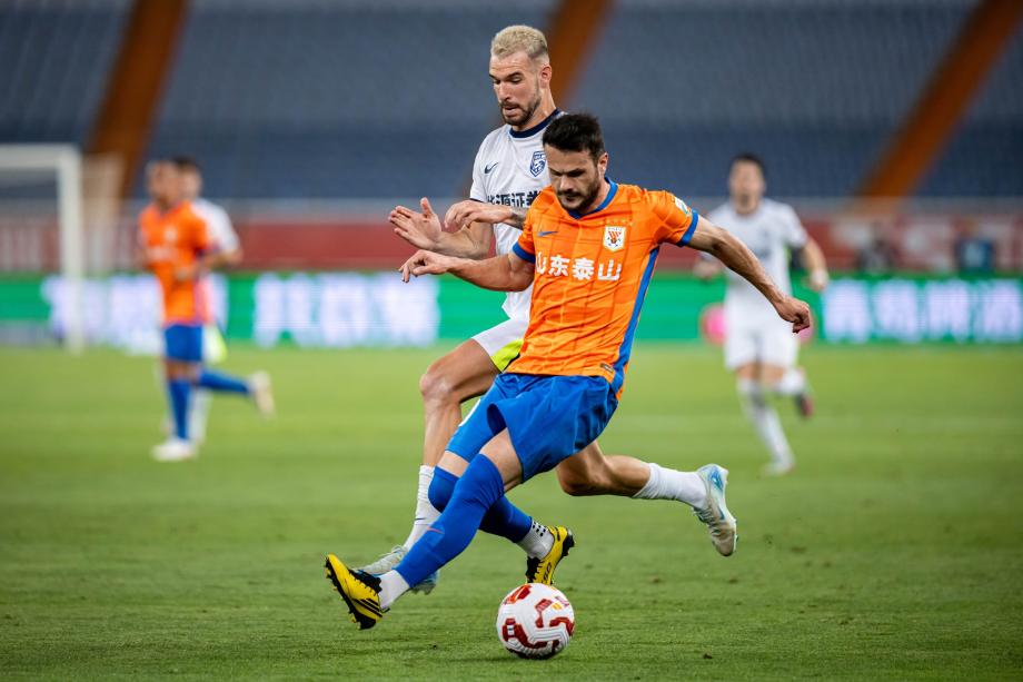 中超-泽卡梅开二度 泰山3-1三镇结束两连败