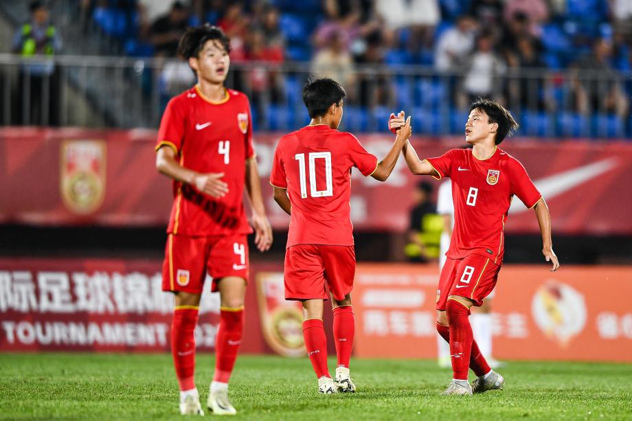 [图]和平杯：周雨诺制胜球邝兆镭立功 U16国少2-1绝杀体育赛事直播