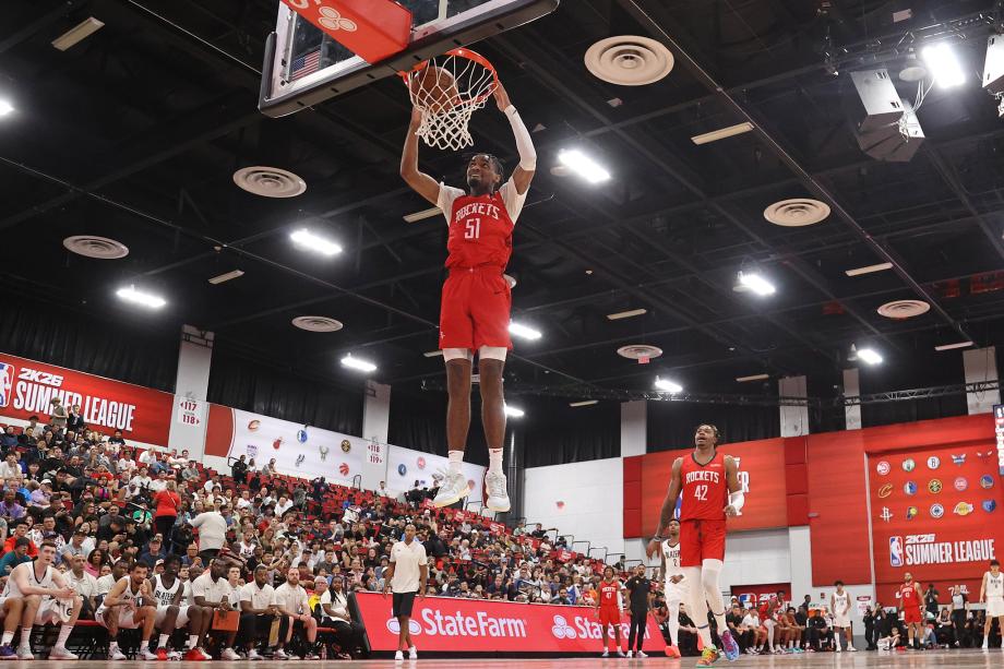 杨瀚森8分8板5助3帽表现全面 开拓者大胜火箭