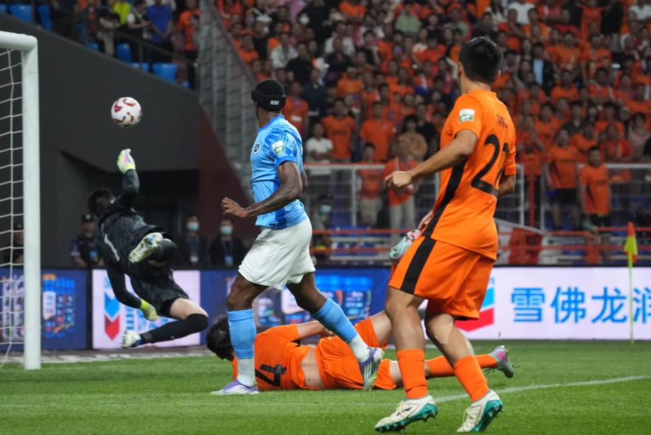 三将破门 云南玉昆主场战胜深圳新鹏城