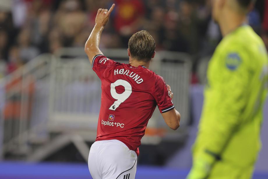 热身赛-多古传射霍伊伦闪击 曼联4-1伯恩茅斯