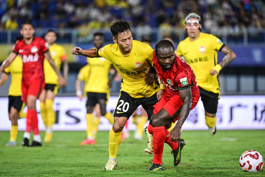 中超-戴维森破门 十人青岛西海岸2-1十人河南