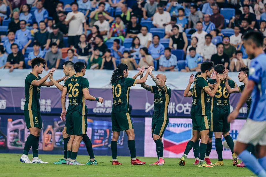 米特里策传射卡列洛两球 浙江胜深圳新鹏城